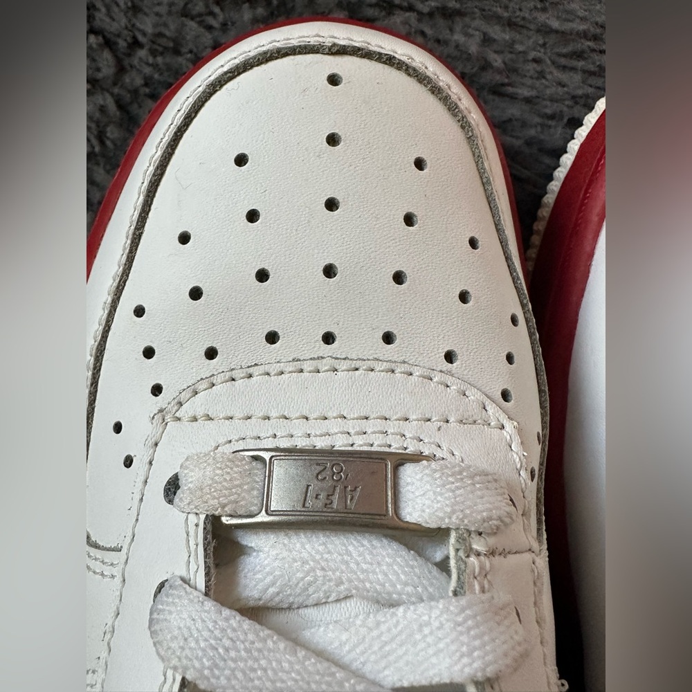 Vintage Nike Air Force 1 AF1 '07 White Varsity Red Youth Size 6.5 - Picture 10 of 15
